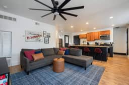 Stable #4 ~Walkable, Fire Pits, BBQ, Mini Golf