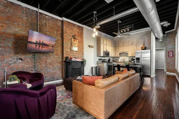 The Manhattan ~ Hot Tub, Fire Pit, Grill & Chill