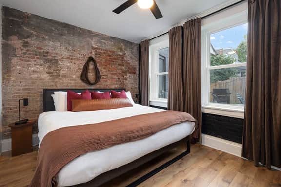 Stable #4 ~Walkable, Fire Pits, BBQ, Mini Golf