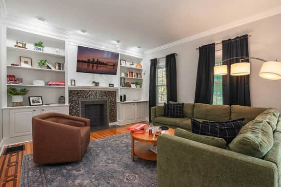 The Reserve~Hot Tub, Games, Fire Pit, Steps to Fun