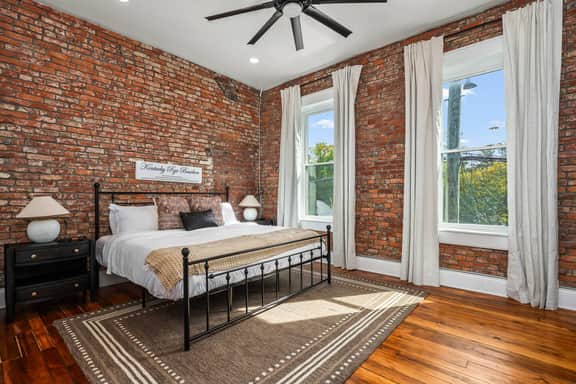 Stable #2 ~ Walkable, Mini Golf, Fire Pits, Games