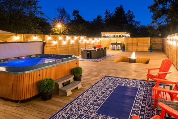 The Single Barrel | Deck, Fire Pit, Hot Tub, Games