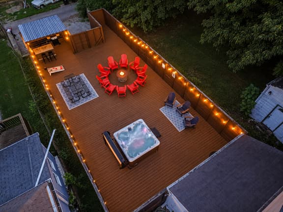 The Single Barrel | Deck, Fire Pit, Hot Tub, Games - Image 1